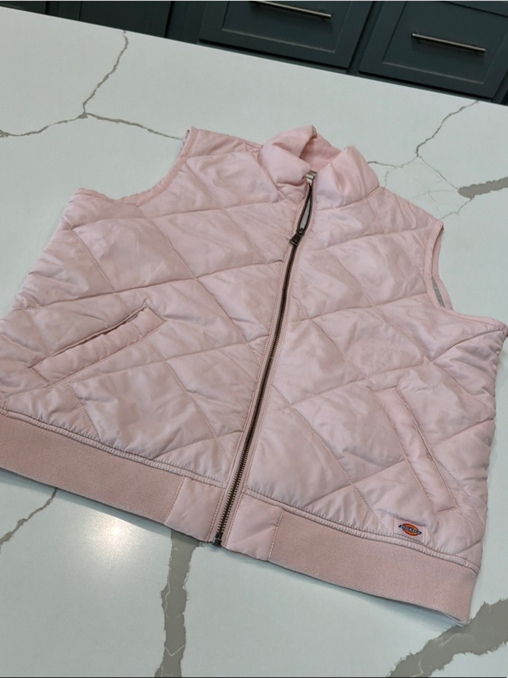 Dickies Medium Women’s Light Pink Quilted Puffer Vest Vintage Style Soft Lining
